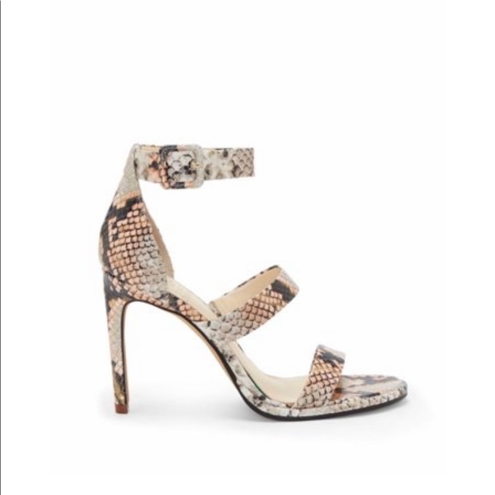 Ladies shoes